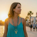 ✨ Este collar transforma tu look en segundos 💙 Hecho a mano en España