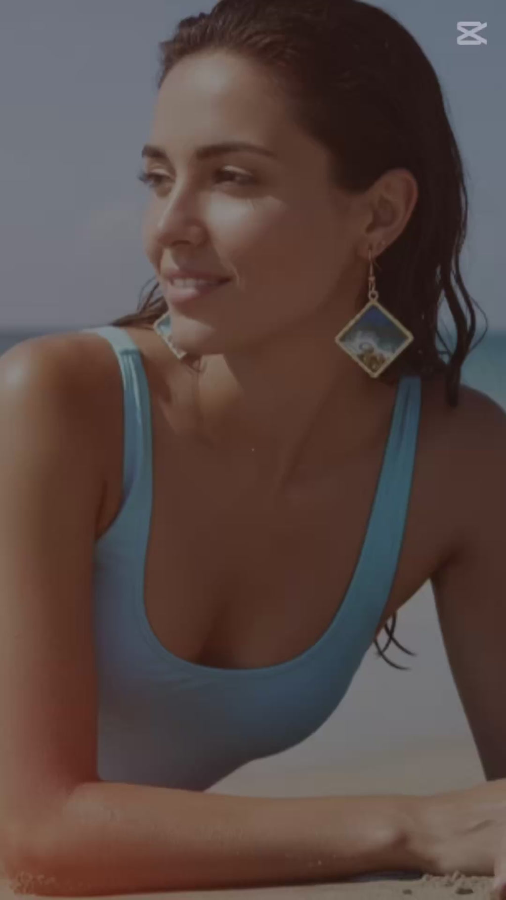 Pendientes artesanales inspirados en el mar 🌊

✔ Diseño único con esencia marina  
✔ Hechos a mano con detalle y cuidado  
✔ Tonos azules que recuerdan al océano  
✔ Ligeros y cómodos para todo el día  
✔ Cada pieza es especial y diferente 💎  

✨ Lleva