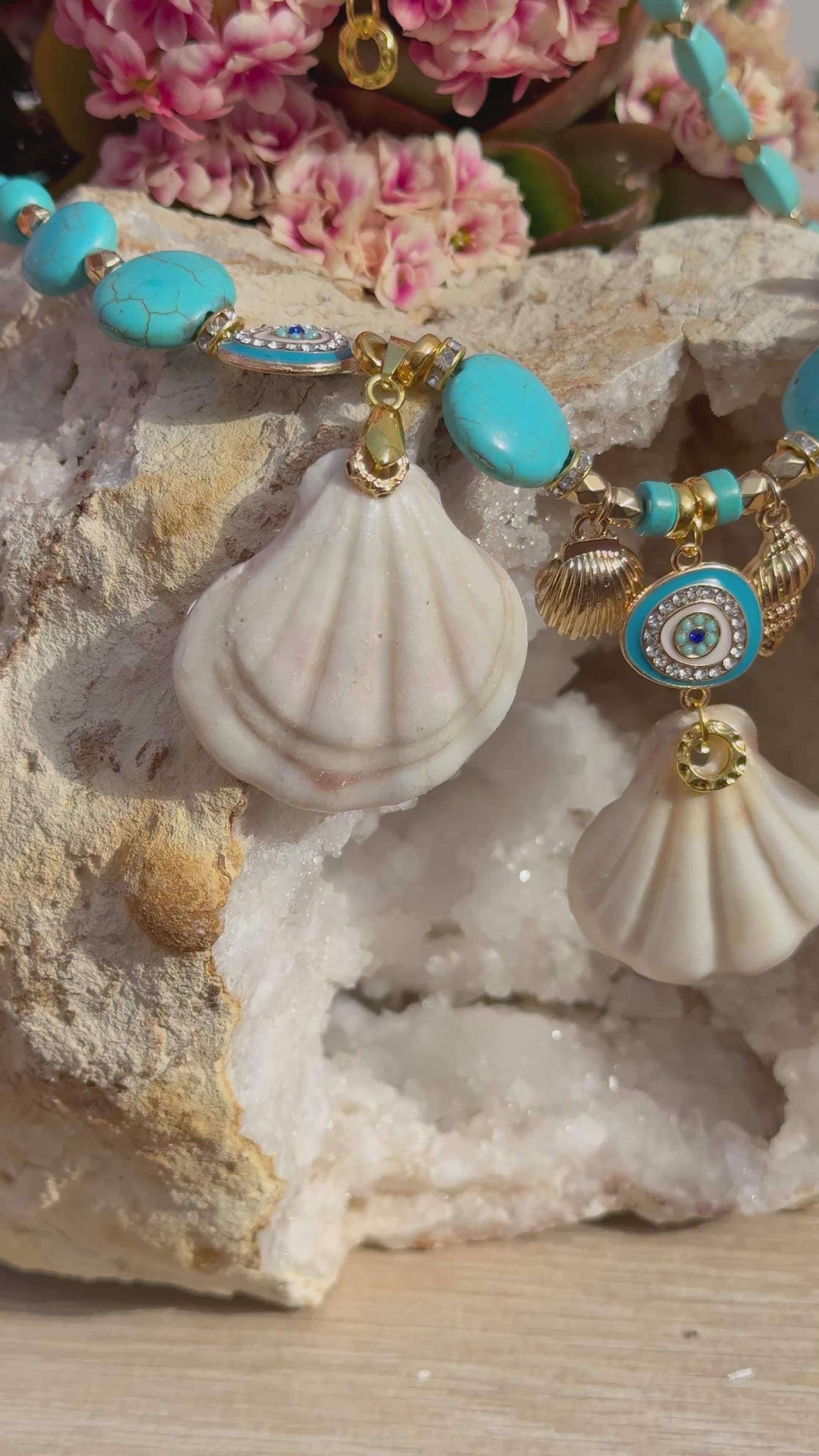 Collar “Dulzura Marina” con turquesa y conchas